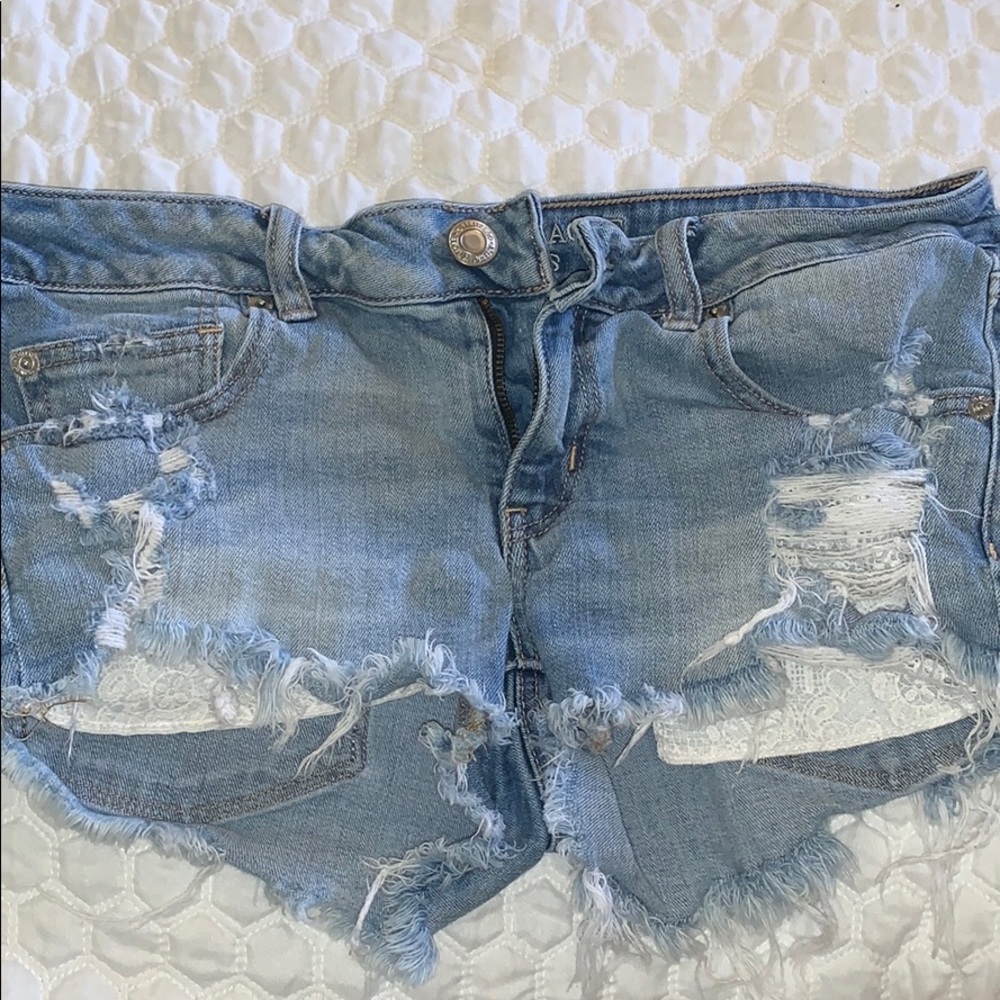 American eagle outfitters light wash shorts